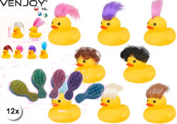 BADEEND MET HAAR EN BORSTEL